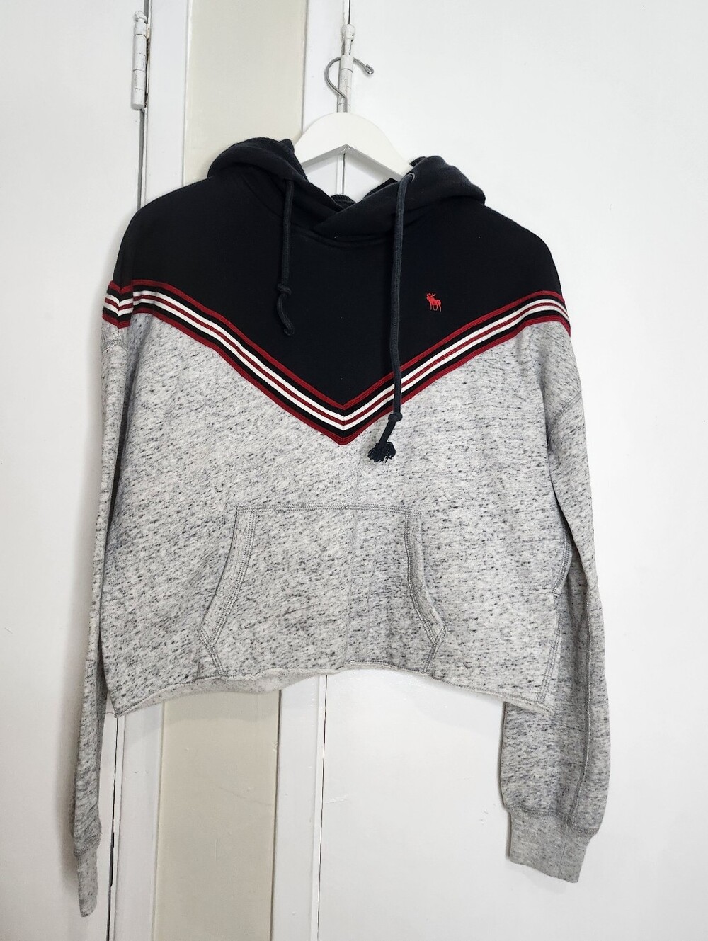 Abercrombie & Fitch Black, Gray and Red Chevron Pullover Hoodie